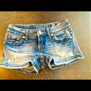 Miss Me Women’s Juniors Denim Brand Shorts With Embellished Pockets Size 26